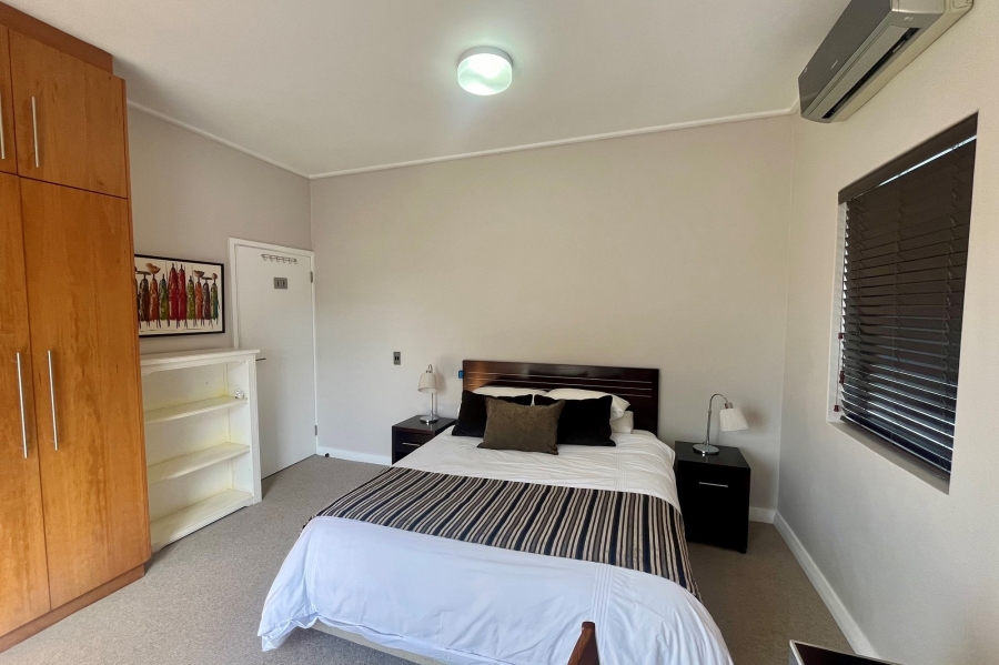 To Let 4 Bedroom Property for Rent in Tamboerskloof Western Cape